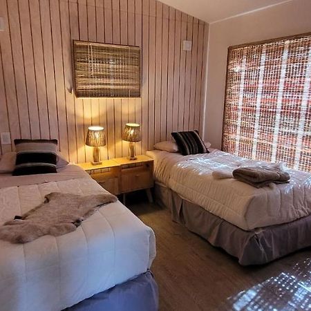 فيلا Cabana En Laguna Azul Patagonia Bagual Torres del Paine National Park المظهر الخارجي الصورة
