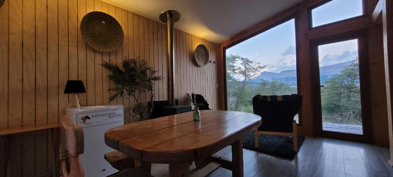 فيلا Cabana En Laguna Azul Patagonia Bagual Torres del Paine National Park المظهر الخارجي الصورة